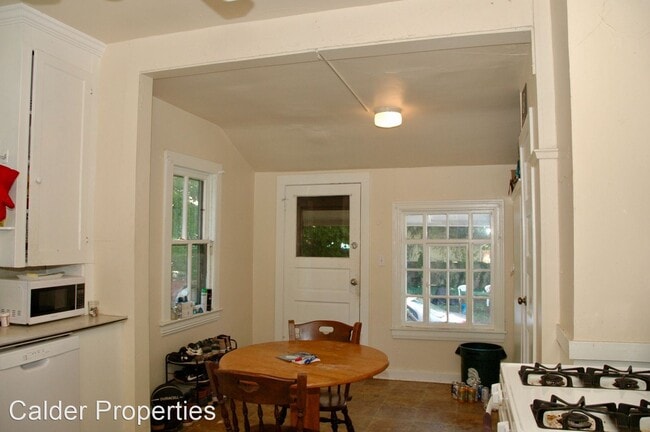 Building Photo - 6 br, 1.5 bath House - 145 Fuller Ave SE