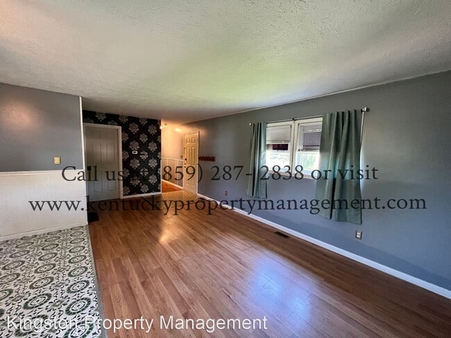 Building Photo - 2 br, 1 bath House - 313 E. Washington St.
