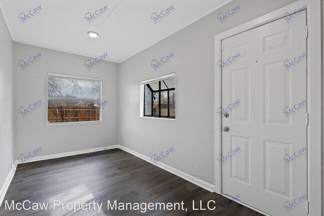 Foto del edificio - 3 br, 2 bath House - 8017 Camelot Rd.