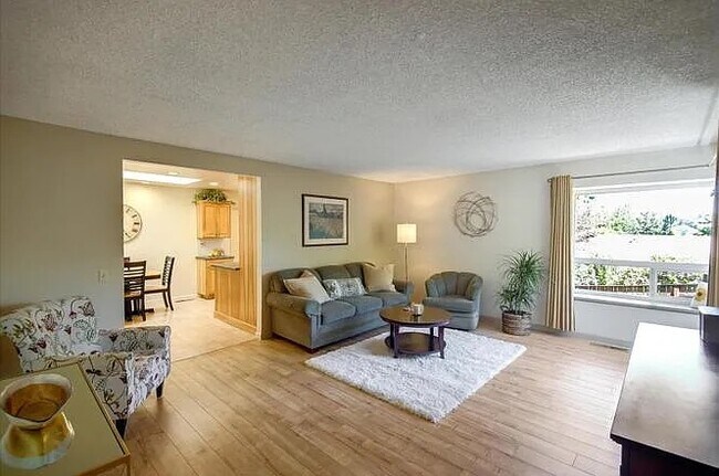 Building Photo - 416 Sherman Dr