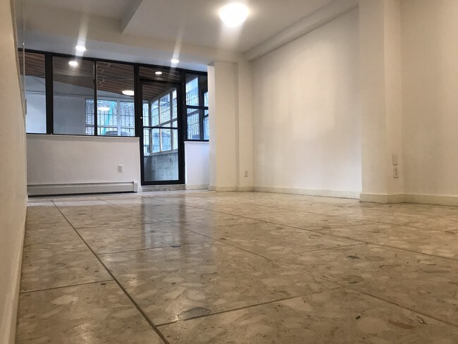 Foto del edificio - 77 Allen St