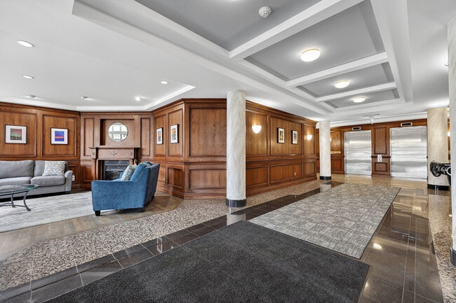 Building Photo - 16 Raglan St