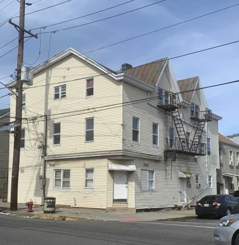 Building Photo - 217 21st Ave