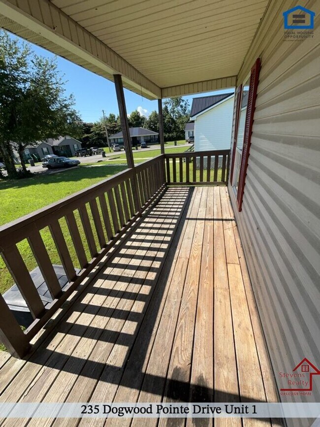 Foto del edificio - 235 Dogwood Pointe Dr