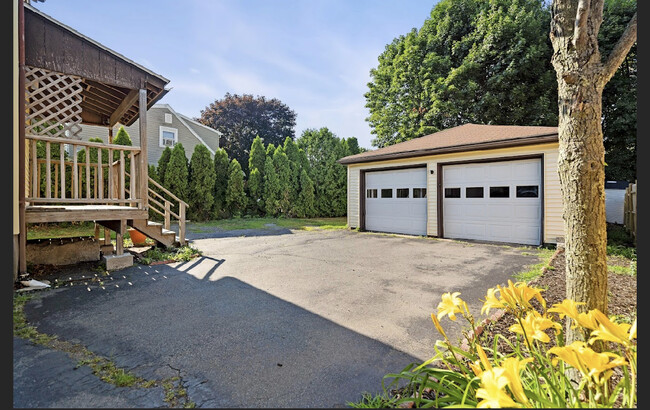 Building Photo - 33 Lynnfield St