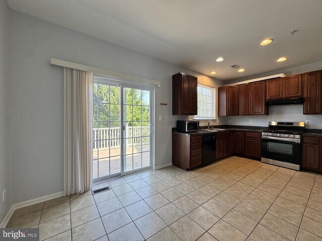 Foto del edificio - 636 Tantallon Ct