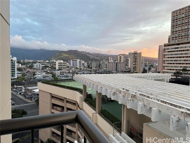 Building Photo - 2333 Kapiolani Blvd