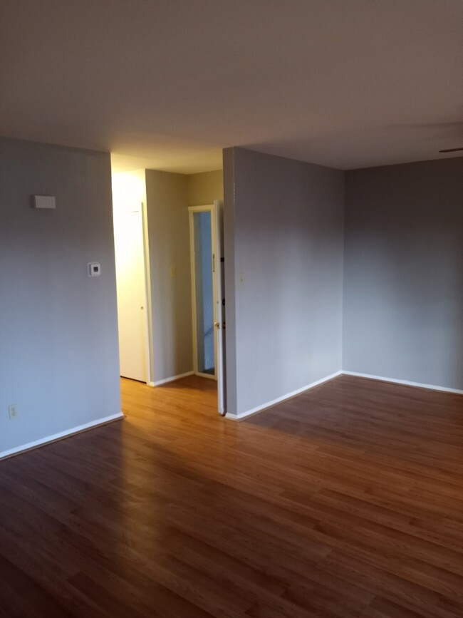 Building Photo - 230 W Sheridan Ave