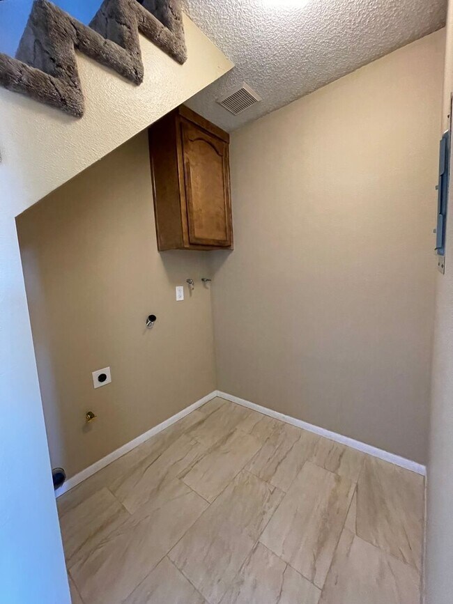 Foto del edificio - Mesa Circle Drive Townhouse with Loft!