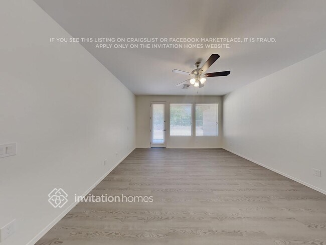 Foto del edificio - 9424 West Riverside Avenue