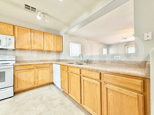 Foto del edificio - 2783 E Mineral Park Rd