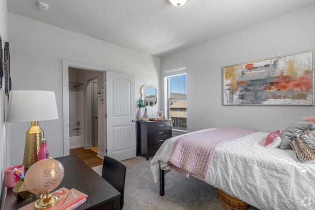 5BR, 5BA - 1,844-1882SF - Townhome - The Arrow Townhomes and Flats