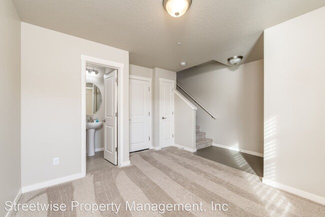 Building Photo - 2 br, 2.5 bath House - 28849 SW Villebois ...