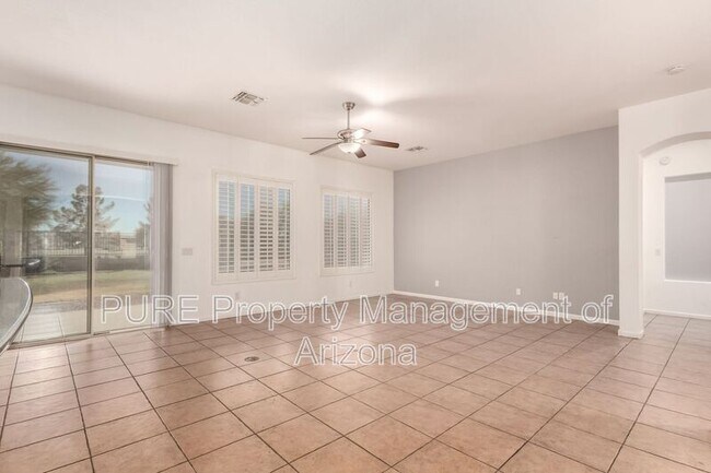 Building Photo - 2221 E Indian Wells Dr