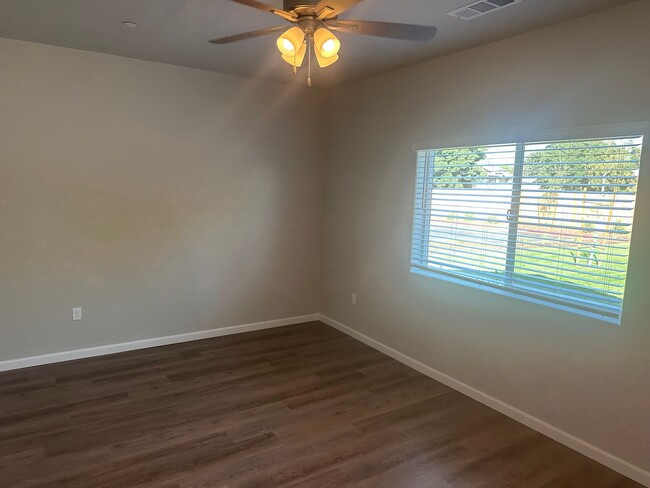 Foto del edificio - BRAND NEW Apartment!!!