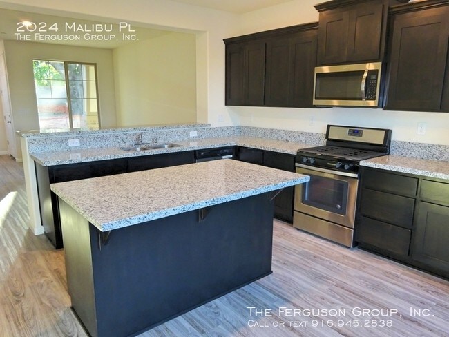 Building Photo - 2024 Malibu Place