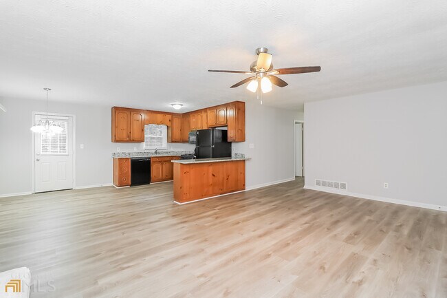 Building Photo - 306 Pace Dr