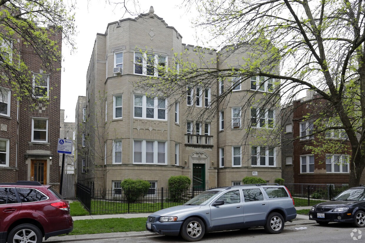 Primary Photo - 6437 N Leavitt St
