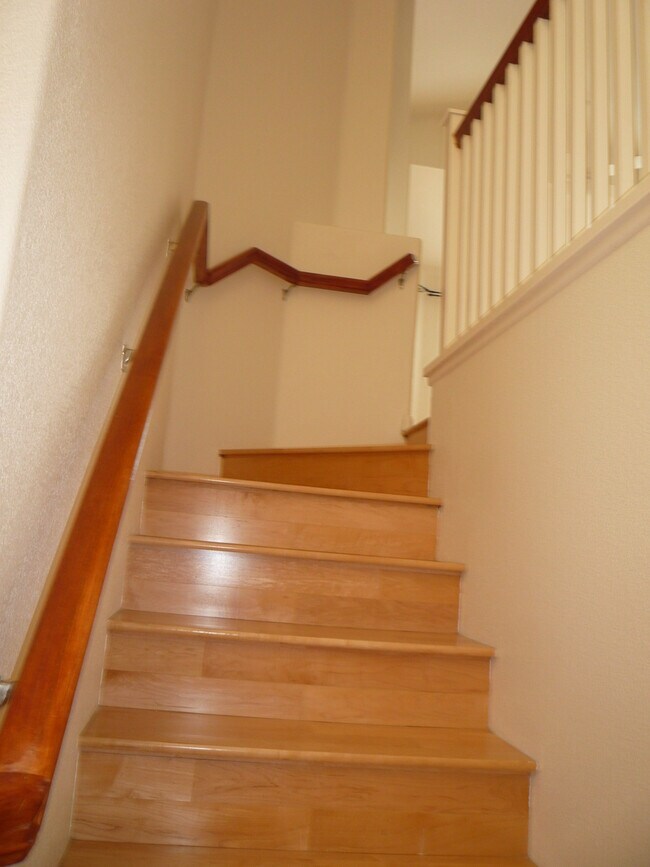 Building Photo - Charming Two-Story Townhome in Union Square