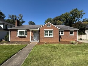 Building Photo - 638 Stratford Rd NW