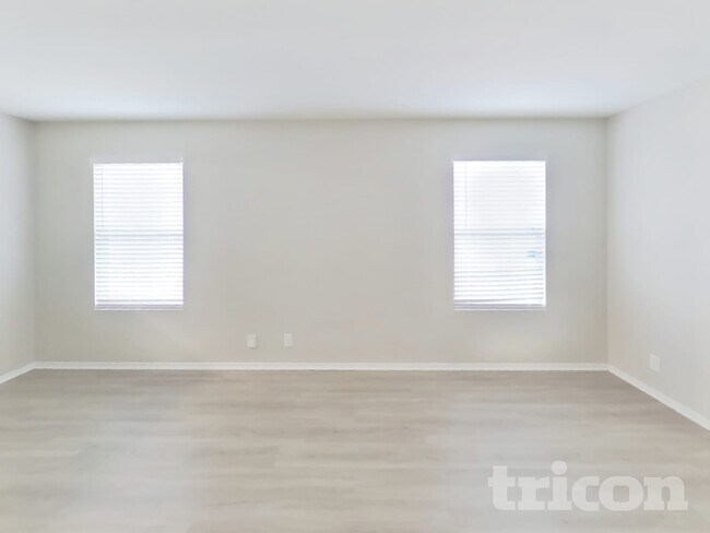 Foto del edificio - 8230 Deer Creek Run