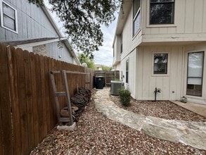 Building Photo - 2503 Autrey Dr