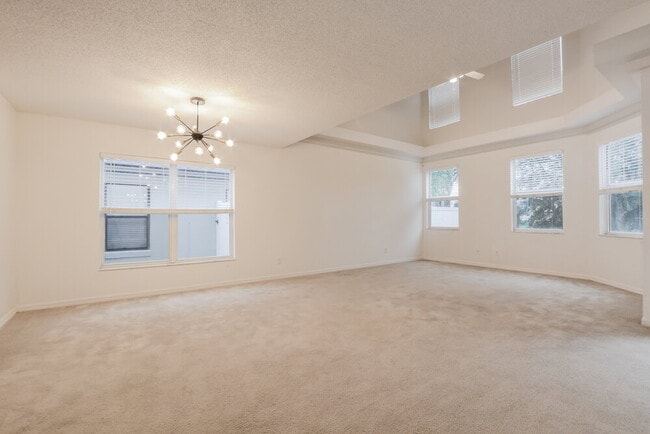 Foto del edificio - 2601 River Ridge Dr