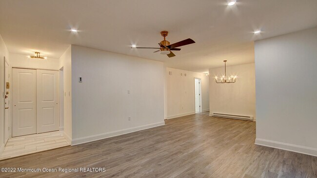 Building Photo - 231 Medford Ct