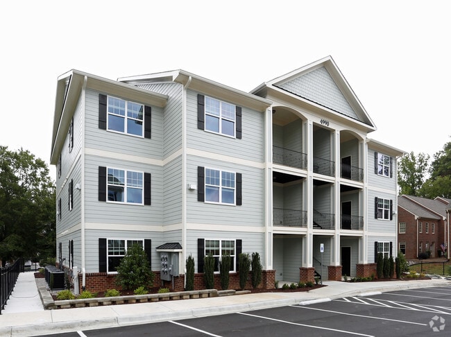 Building Photo - Windy Hill Apartments