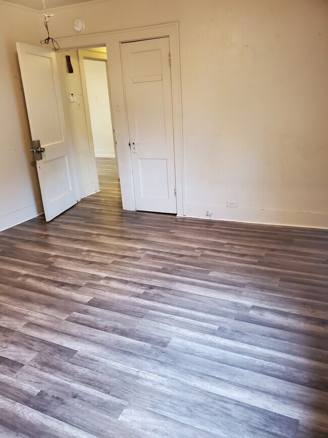 Dormitorio - 222 W Murrill Ave