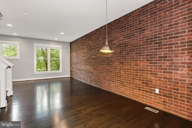 Building Photo - 812 Snowden Hallowell Way