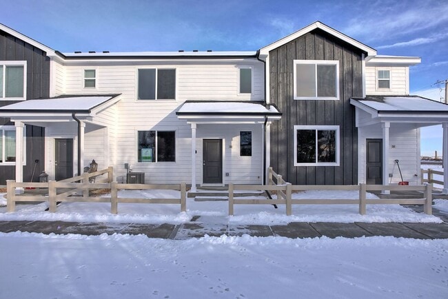 Foto del edificio - Beautiful Townhome For Lease