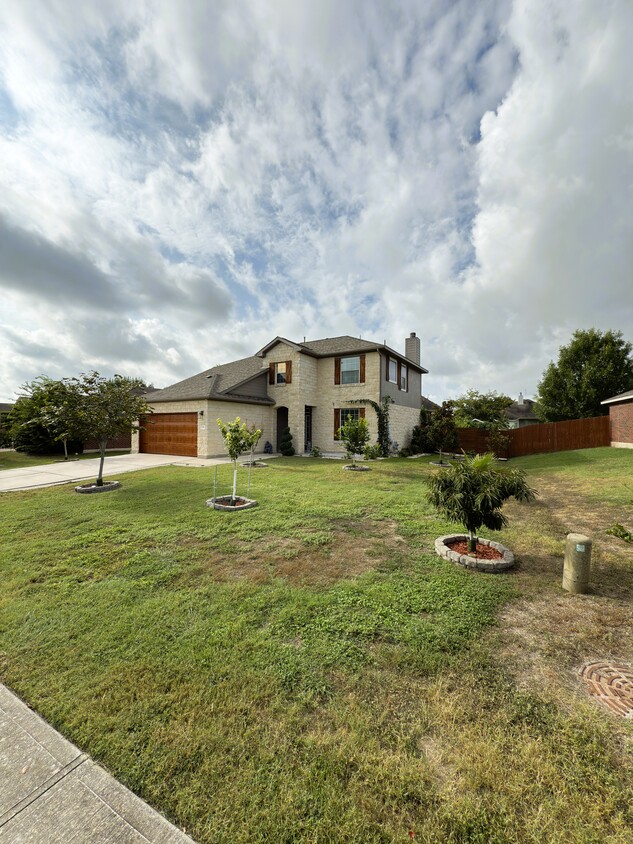 Primary Photo - 178 Amber Oak Dr