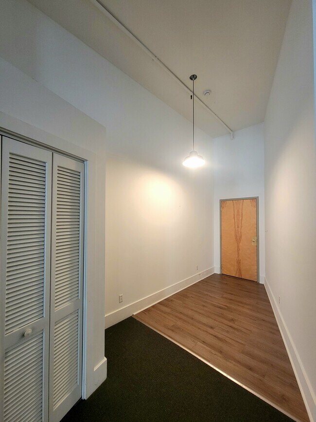 Foto del edificio - 122 N 3rd St