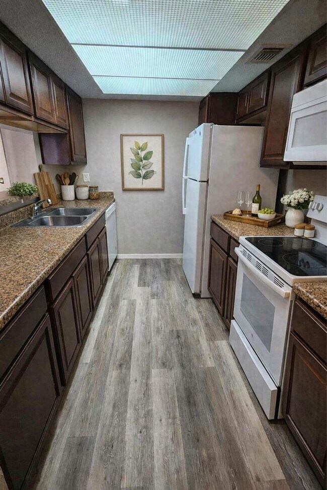 Foto del edificio - 2818 S Bartell Dr