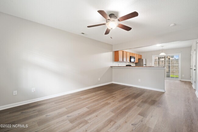 Building Photo - 1000 Banister Loop