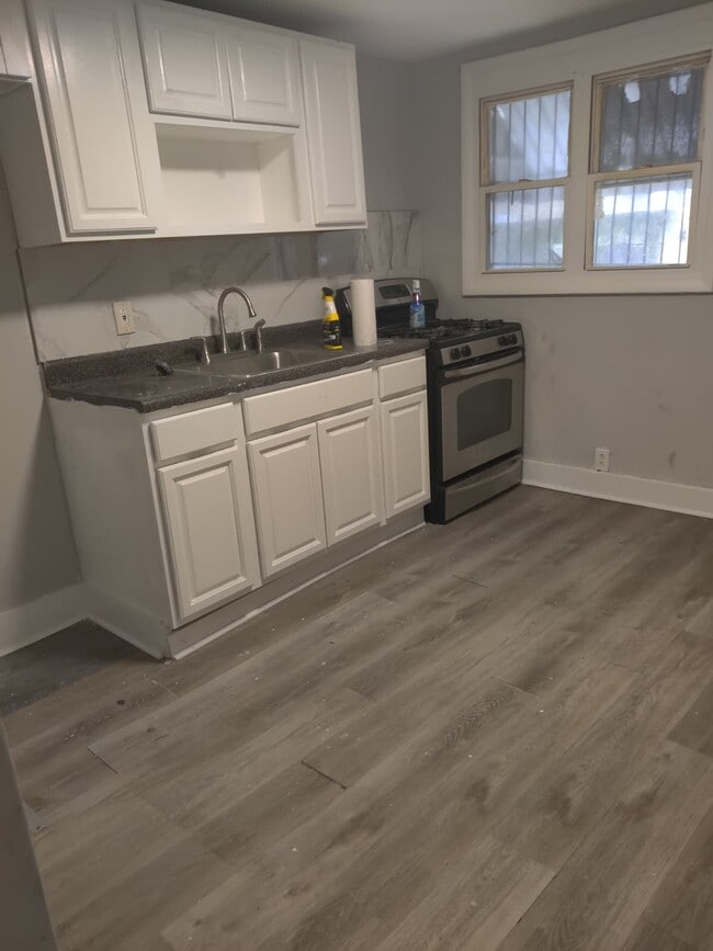 Foto del edificio - 2045 Fernon St