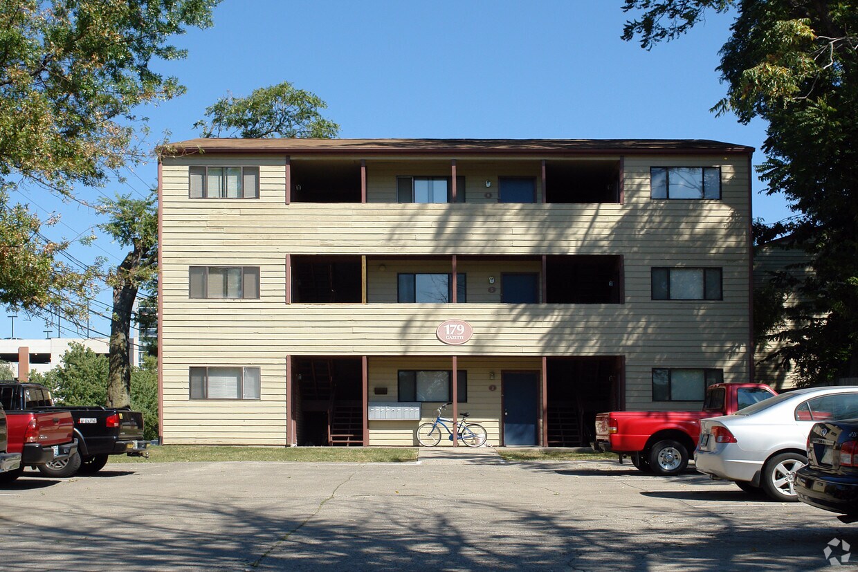 Building Photo - 179 Gazette Ave