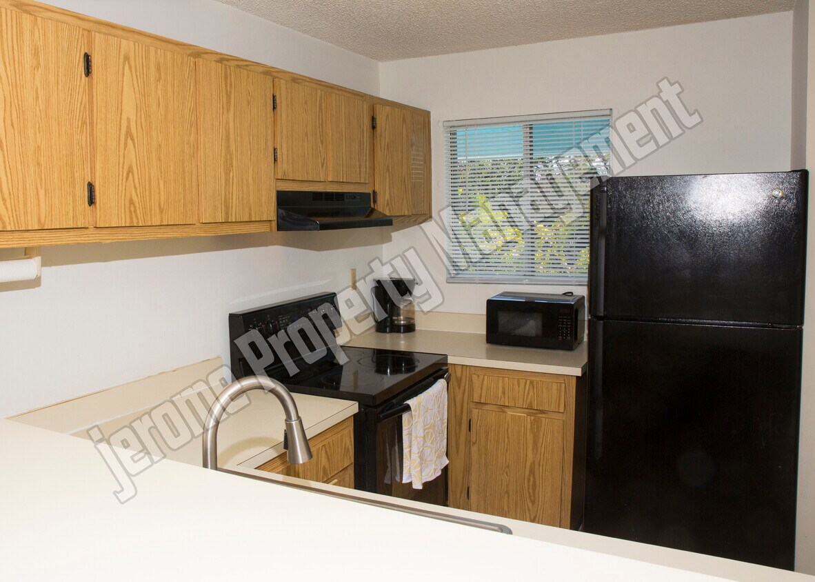 Primary Photo - 98442 Windward Ave