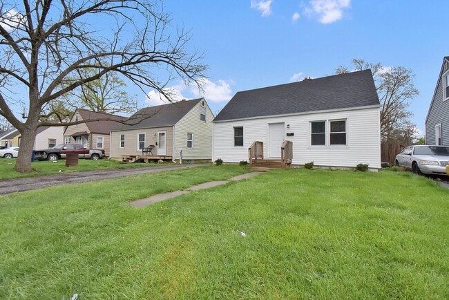 Building Photo - 2566 Atwood Ter