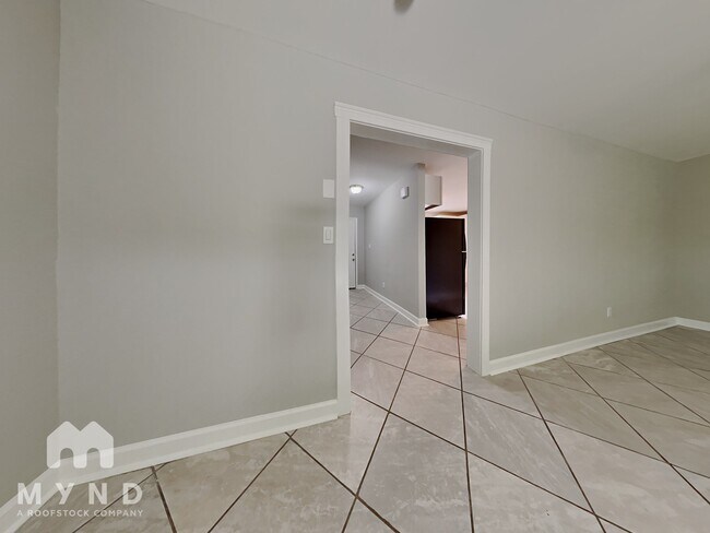 Foto del edificio - 526 Stratford Rd