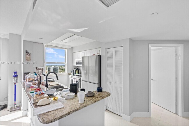 Foto del edificio - 19501 W Country Club Dr