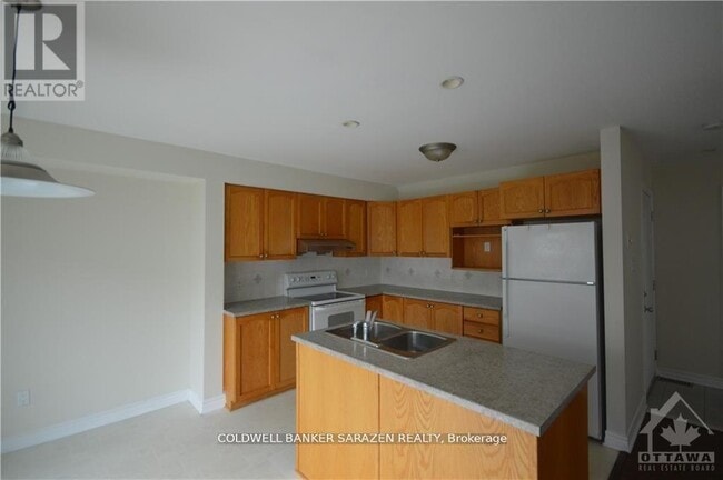 Building Photo - 252 Moss Grove St