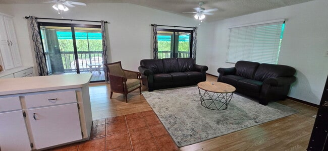 Building Photo - 410 Coconut Dr