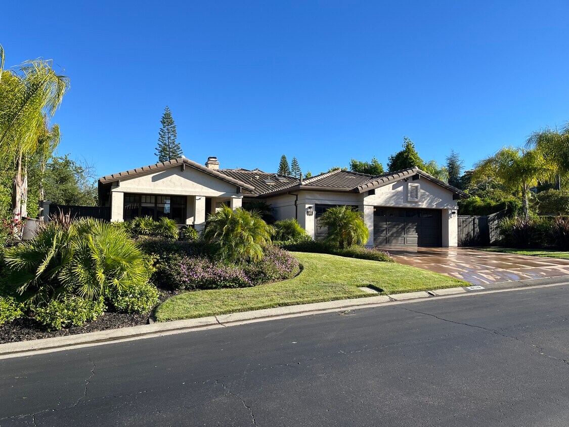 Primary Photo - 16528 N Woodson Dr