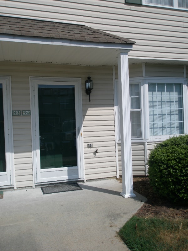 Building Photo - 2330 Vineyard Dr
