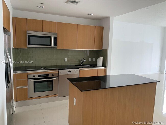 Foto del edificio - 1050 Brickell Ave