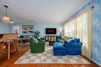 Building Photo - 11176 110th Way N