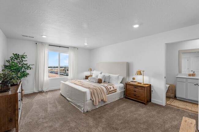 Foto del edificio - Brand New Construction - 3 bedroom- 2.5 bath Townhome