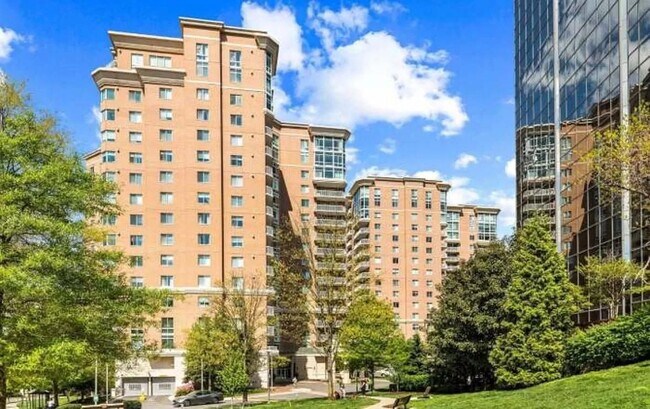 Foto del edificio - 3101 N Hampton Dr